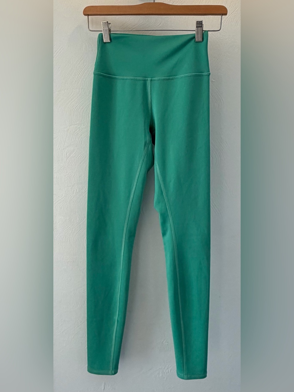 ALO Yoga green pant